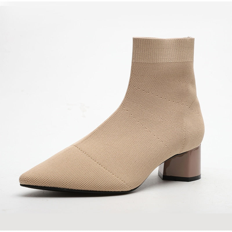 Tocuri de vară ortopedice elegante și de susținere