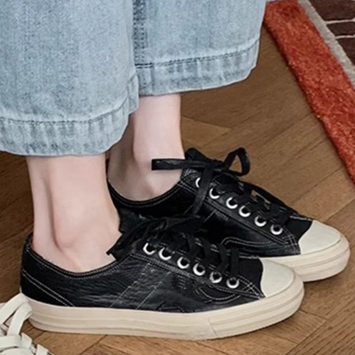 Adidași de vară de susținere eleganți și detaliați
