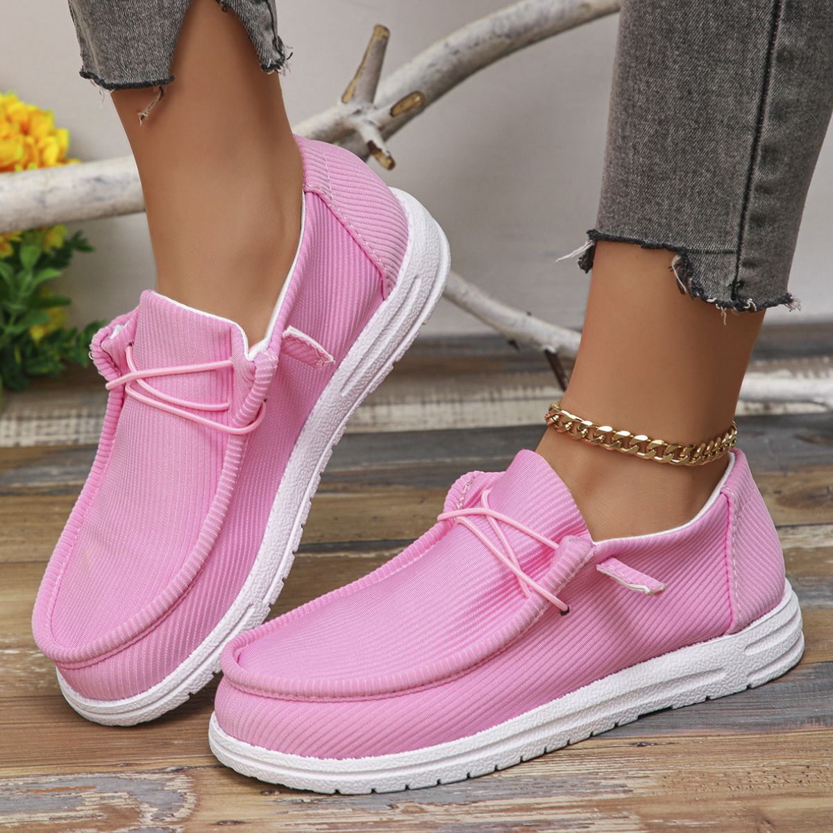 Adidași de vară de susținere eleganți și detaliați