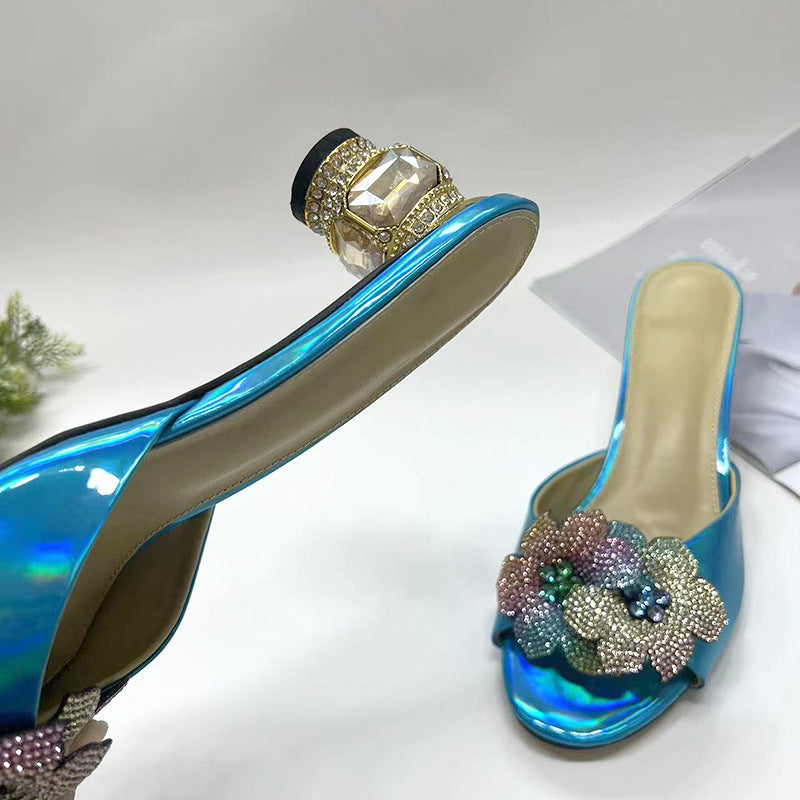 Sandale de vară de susținere elegante și detaliate