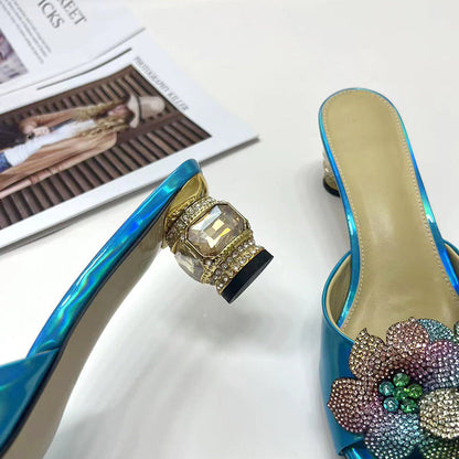 Sandale de vară de susținere elegante și detaliate