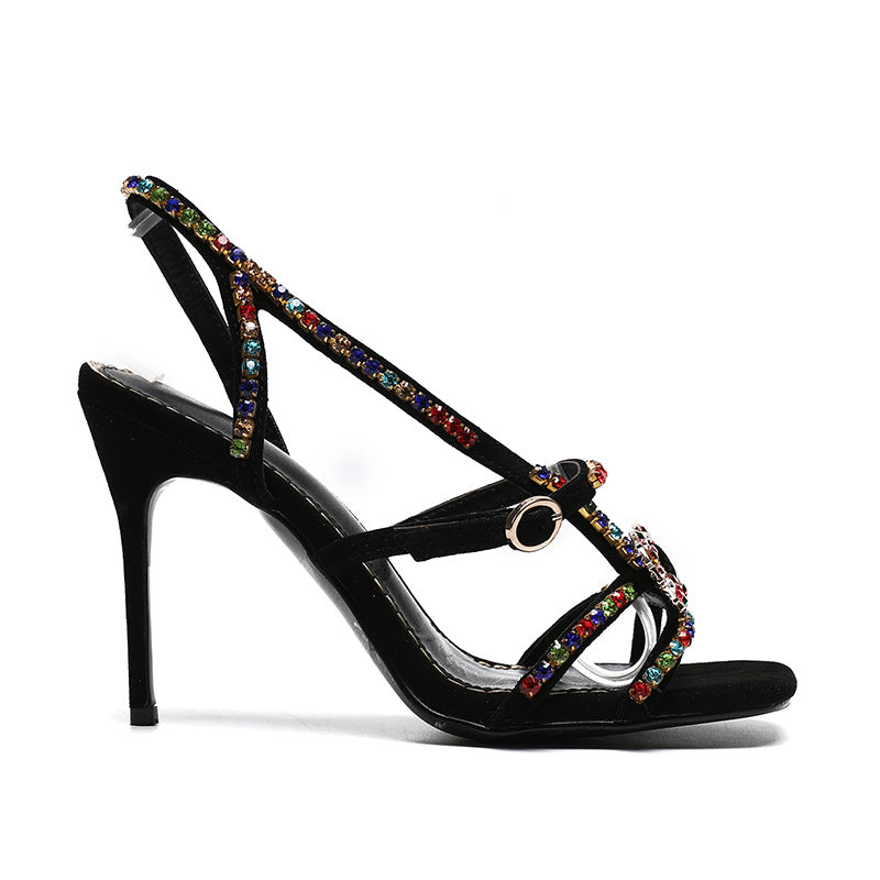 Sandale de vară de susținere elegante și detaliate