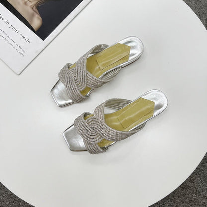 Apartamente de vară ortopedice confortabile și elegante