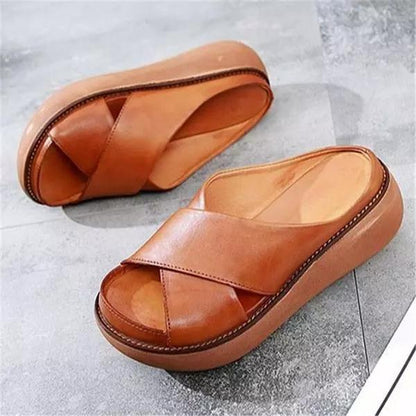 Sandale de vară elegante și detaliate, cu suport pentru picior