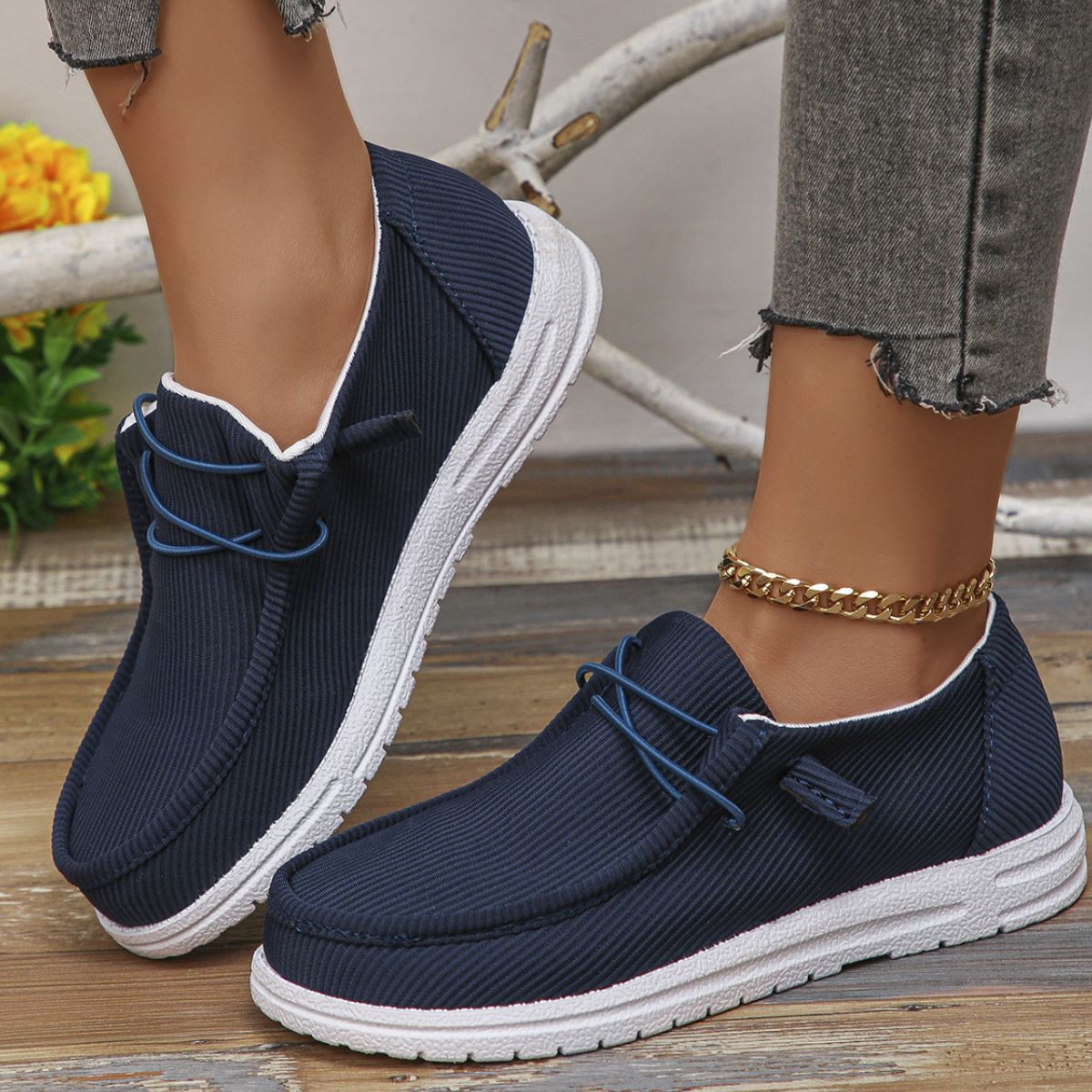 Adidași de vară de susținere eleganți și detaliați