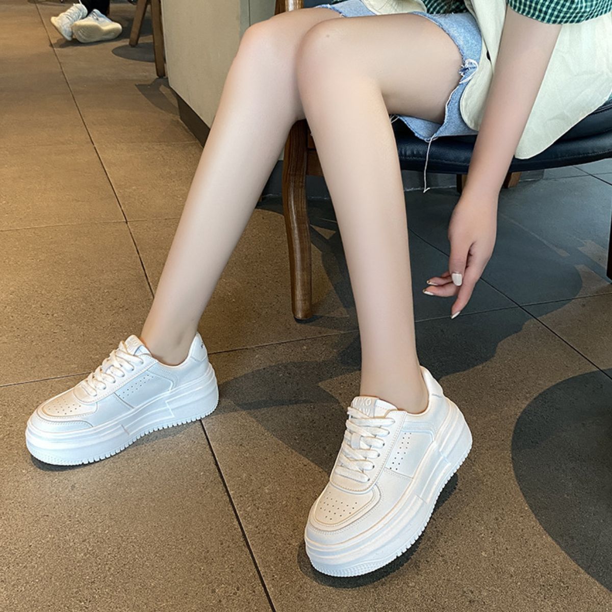 Adidași de vară ortopedici, suportivi și la modă