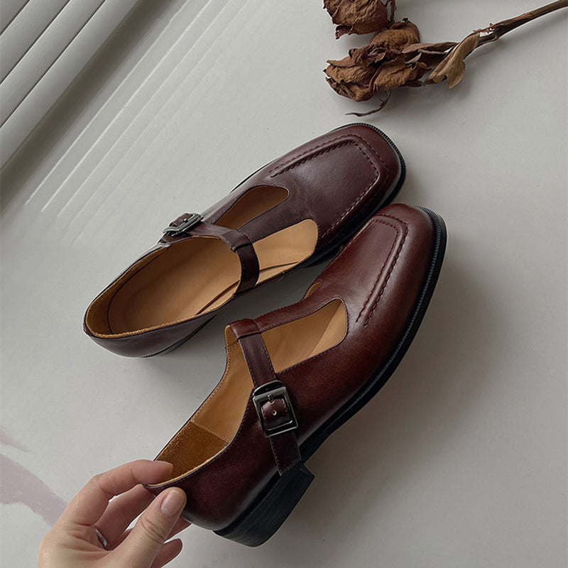 Sandale de vară de susținere elegante și detaliate