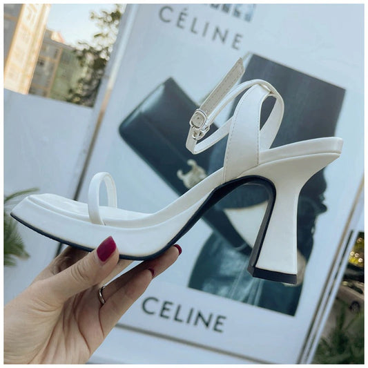 Sandale de vară de susținere elegante și detaliate