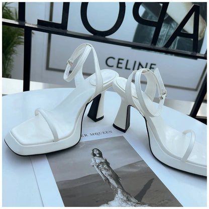 Sandale de vară de susținere elegante și detaliate